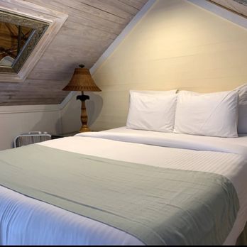 The Douglas House - Second room Vaulted ceiling - Vacation Rentals Near Me - Key west, Florida The Douglas House - Second room Vaulted ceiling - Vacation Rentals Near Me - Key west, Florida