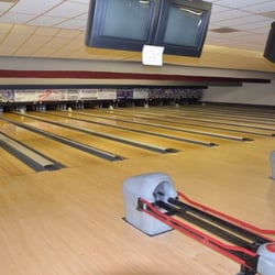 14 Lanes with automatic scorers