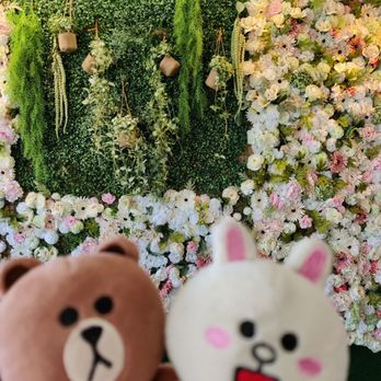 Neighbors Tea House - Instagramable Floral Wall - Bubble Tea Near Me - Rosemead, California Neighbors Tea House - Instagramable Floral Wall - Bubble Tea Near Me - Rosemead, California