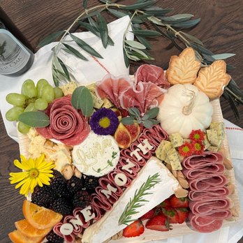 Briecuterie - Cheese board - Food Delivery Services Near Me Briecuterie - Cheese board - Food Delivery Services Near Me