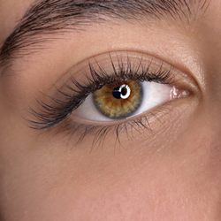 Lily Lash & Brows - Classic extension $120$ Last 4-6 weeks