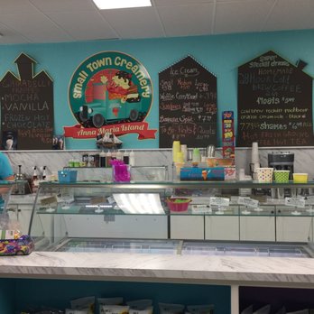 Small Town Creamery - Great place for the family to wrap up a hot beach day in AMI delicious ice cream and fudge, including sugar free options - Ice Cream & Frozen Yogurt Near Me - Holmes Beach, Florida