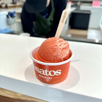 Asato's Waikiki - Li Hing Float - Ice Cream & Frozen Yogurt Near Me - Honolulu, Hawaii