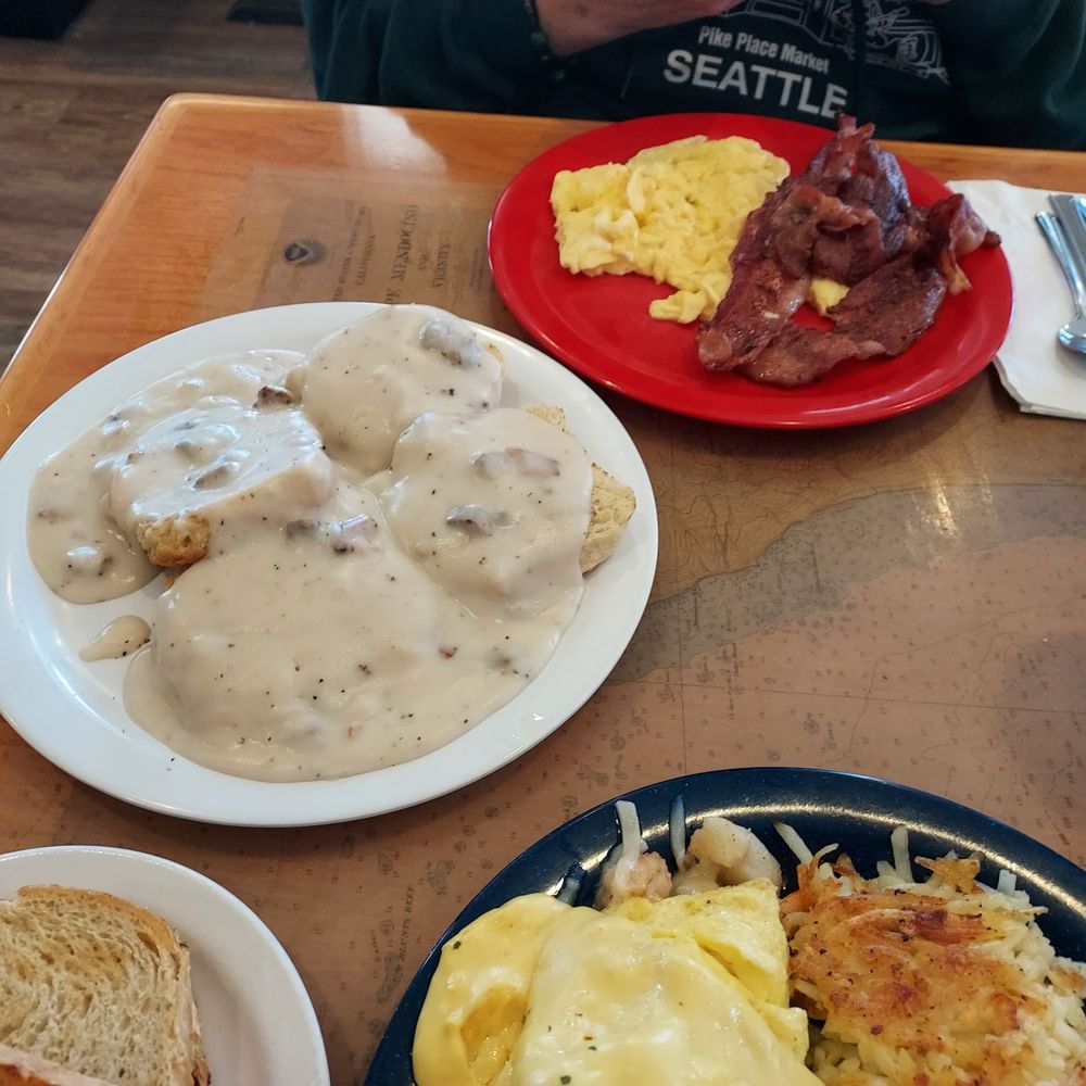 Farm beef w biscuits Farm beef w biscuits
