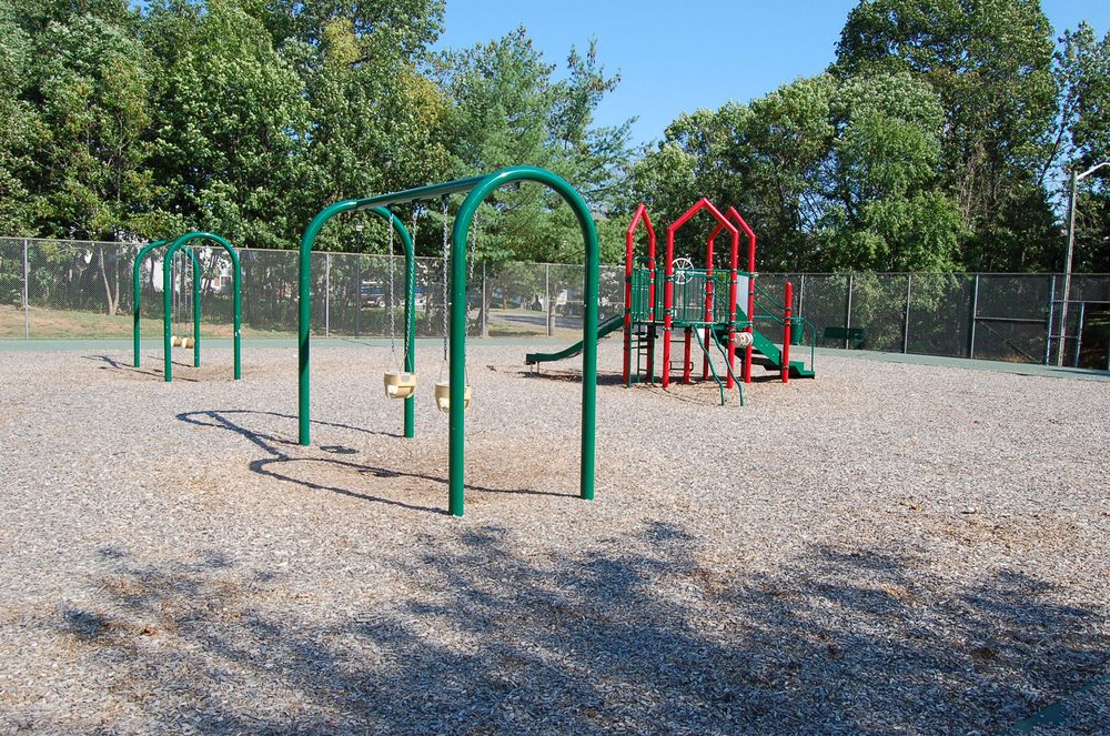 BRENTWOOD APARTMENTS Updated September 2024 8669 Devonshire Ct, Manassas, Virginia