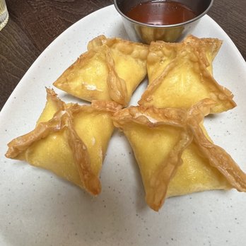 Donsak Thai Restaurant  - Crab Rangoon and great dipping sauce! - Thai Near Me - Washington, DC, District of Columbia