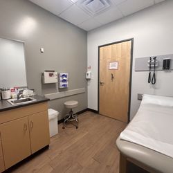 AFC Urgent Care Eagle Run Omaha - Exam room