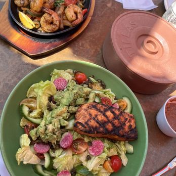 Playa Mesa - Salmon salad is delicious and shrimp fajitas - Mexican Near Me - Costa Mesa, California Playa Mesa - Salmon salad is delicious and shrimp fajitas - Mexican Near Me - Costa Mesa, California
