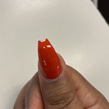 Millennial Nails - Thumb nail chipped after two days. Highly disappointed with this set. - Nail Salons Near Me - Brooklyn, New York
