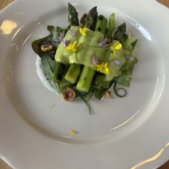 Arlequin Restaurant - Asperges - Desserts Near Me - Rimouski, Quebec