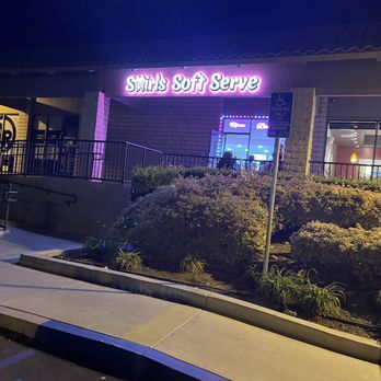 Swirls Soft Serve - Outside - Ice Cream & Frozen Yogurt Near Me - Upland, California