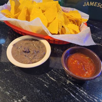 Los Ponchos Mexican Grill - Chips bean dip and salsa - Mexican Near Me - Lake Charles, Louisiana