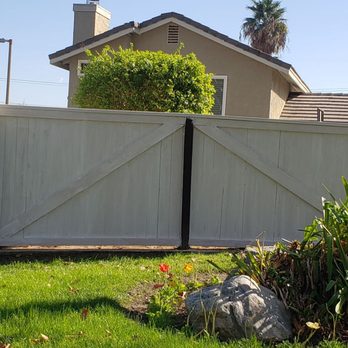 Assemble Construction - Our fence after it's been primed for painting. - General Contractors Near Me - Ontario, California Assemble Construction - Our fence after it's been primed for painting. - General Contractors Near Me - Ontario, California