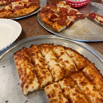 Rusty's Pizza Parlor - Garlic Cheese Bread, Pepperoni Pizza, Lg. Salad Bar & Lg. Salad Bar - Pizza Near Me - Santa Barbara, California Rusty's Pizza Parlor - Garlic Cheese Bread, Pepperoni Pizza, Lg. Salad Bar & Lg. Salad Bar - Pizza Near Me - Santa Barbara, California