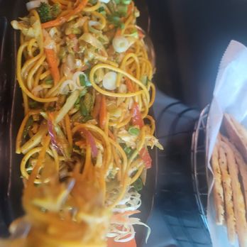 Zen Curry and Grill - Vegtable Chow Mein terrific - Indian Near Me - Temecula, California