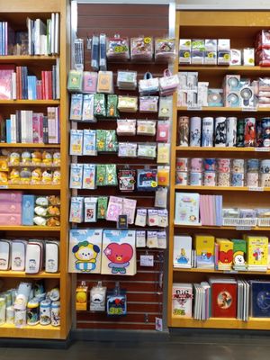 KORYO BOOKSTORE - 125 Photos & 129 Reviews - 35 W 32nd St, New York, NY