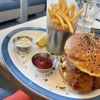 Lure Fish House - Seafood Near Me - Porter Ranch, California