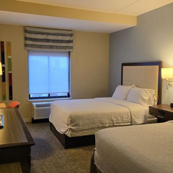 Hampton Inn & Suites Tulsa Downtown - Hotels Near Me - Tulsa, Oklahoma