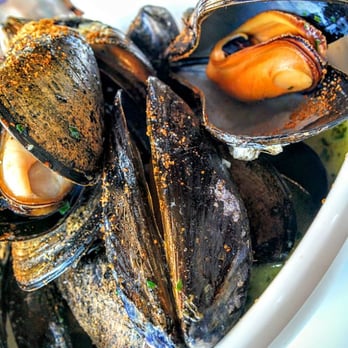 Engine Room - Sauteed Pei Mussels - Southern Near Me - Mystic, Connecticut