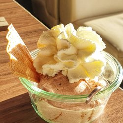 Bitte mit Sahne - Lebkuchen u kandierter Apfelschmand mit halber Sahne