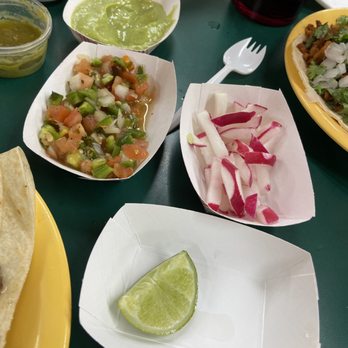 Taqueria El Cometa - Some of the condiments - Mexican Near Me - El Paso, Texas Taqueria El Cometa - Some of the condiments - Mexican Near Me - El Paso, Texas