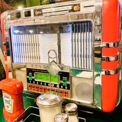 Mel's Drive-In - Table top Jukebox!