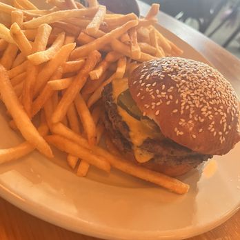 Pastis Miami - Burger - French Near Me - Miami, Florida Pastis Miami - Burger - French Near Me - Miami, Florida