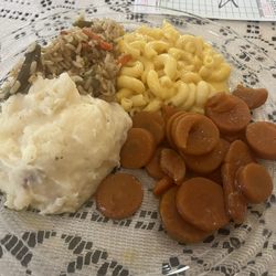 McCutchen's Magnolia House - Buttered carrots, mashed potatoes, macaroni and cheese, and savory rice