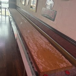 Rubys Sports Bar - Shuffle board
