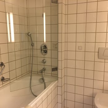 Radisson Blu Scandinavia Hotel - Bathtub - Hotels Near Me - Aarhus, 82