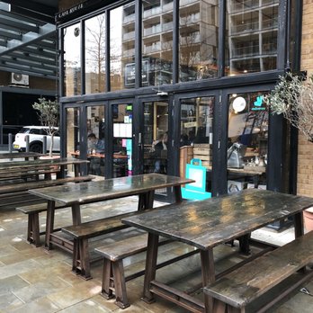 Cafe Route - Outside seating and entrance - Bistros Near Me - London, XGL