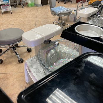 Basse Nails & Spa - Pedicure chair has hard plastic to rest your feet? Not comfortable at ALL. - Nail Salons Near Me - San Antonio, Texas Basse Nails & Spa - Pedicure chair has hard plastic to rest your feet? Not comfortable at ALL. - Nail Salons Near Me - San Antonio, Texas