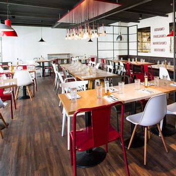 Ginos - Italian Near Me - Madrid, M