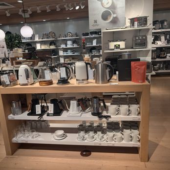 Crate & Barrel - Furniture Stores Near Me - Atlanta, Georgia