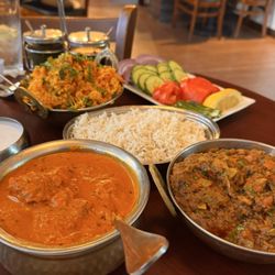 Viceroy Indian Cuisine & Bar - Markhani chicken curry and eggplant bharta were amazing. "Salad" with no lettuce