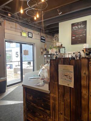 Mint & Serif by null