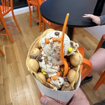 Nitro Cream & Crumbz - Peanut Butter Over Load - Ice Cream & Frozen Yogurt Near Me - Middletown, Connecticut