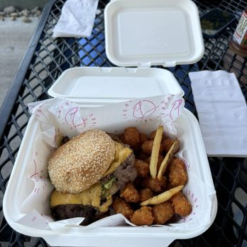 Lachele’s Fine Foods - Burgers Near Me - Des Moines, Iowa Lachele’s Fine Foods - Burgers Near Me - Des Moines, Iowa