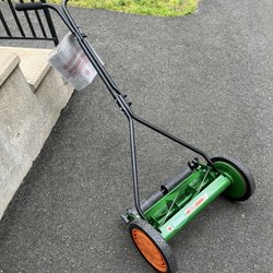 Stadler Hardware 8732 - Push mower works great!