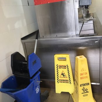 McDonald's - Nasty, dirty mop water next to the soda station. - Fast Food Near Me - Ontario, California