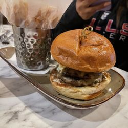 19 North - Burger