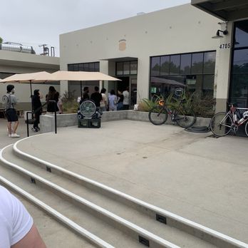 Fondry - Line is moving - Cafes Near Me - Los Angeles, California