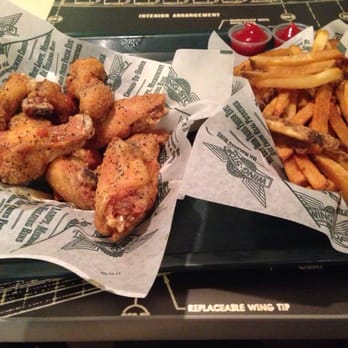 Wingstop - Chicken Wings Near Me - Moreno Valley, California