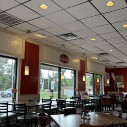 Fazoli's - Lots of seating, calm!