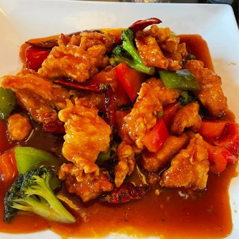Baumgart's Cafe - General Tso Chicken - Chinese Near Me - Ridgewood, New Jersey