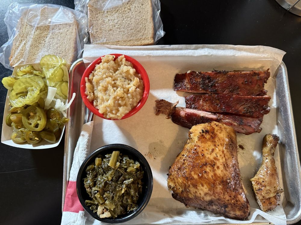 Sista White's Cafe Logo