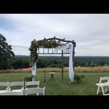 Green Cottage - Arch! - Florists Near Me - High Falls, New York