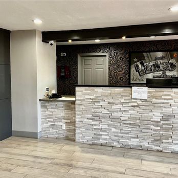 Super 8 by Wyndham Sealy - Lobby - Hotels Near Me - Sealy, Texas Super 8 by Wyndham Sealy - Lobby - Hotels Near Me - Sealy, Texas