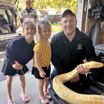Crosstown Exotics - Petting Zoos Near Me