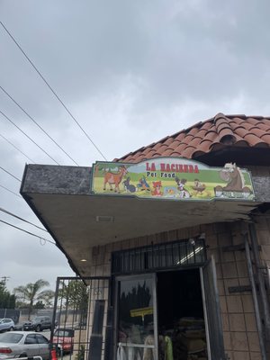 La Hacienda Feed Supplies by null